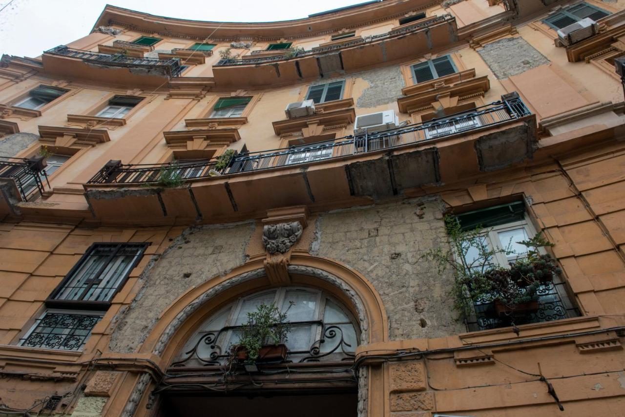 Bed and Breakfast Vivi A Napoli Exterior foto